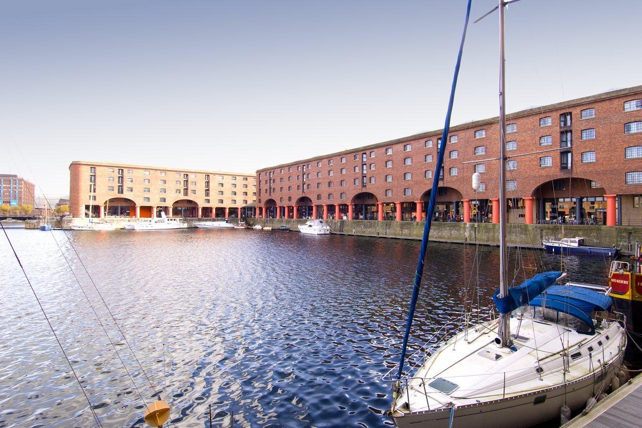 Premier Inn Liverpool Albert Dock ภายนอก รูปภาพ