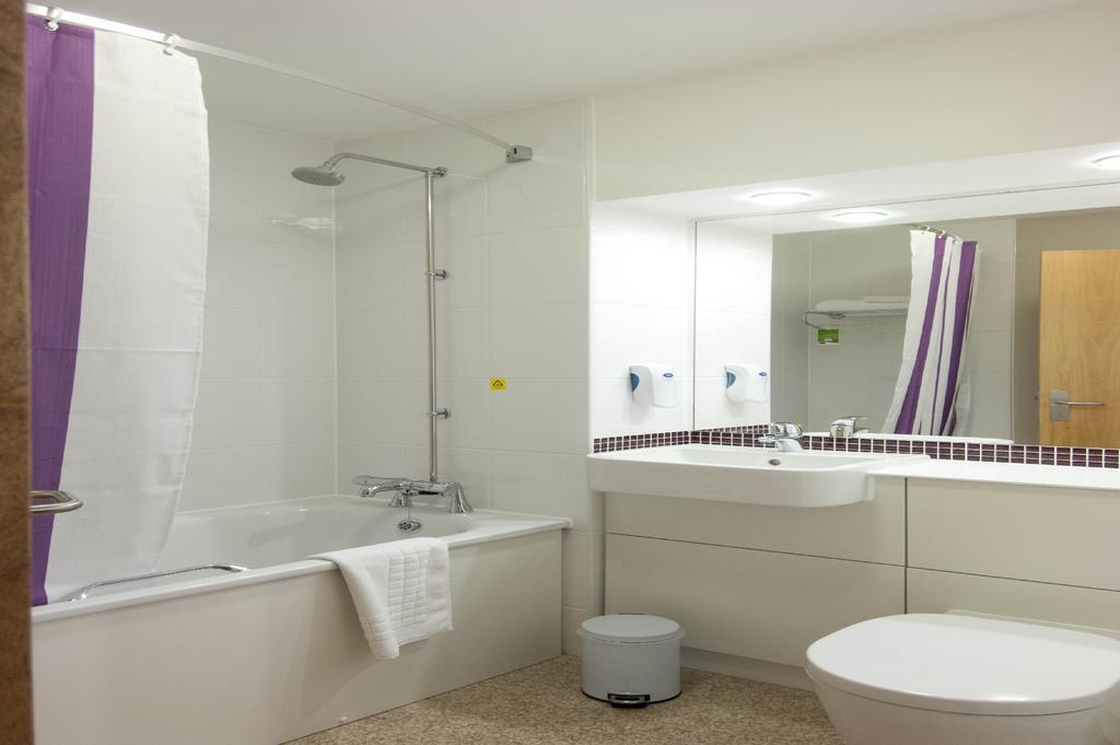 Premier Inn Liverpool Albert Dock ภายนอก รูปภาพ